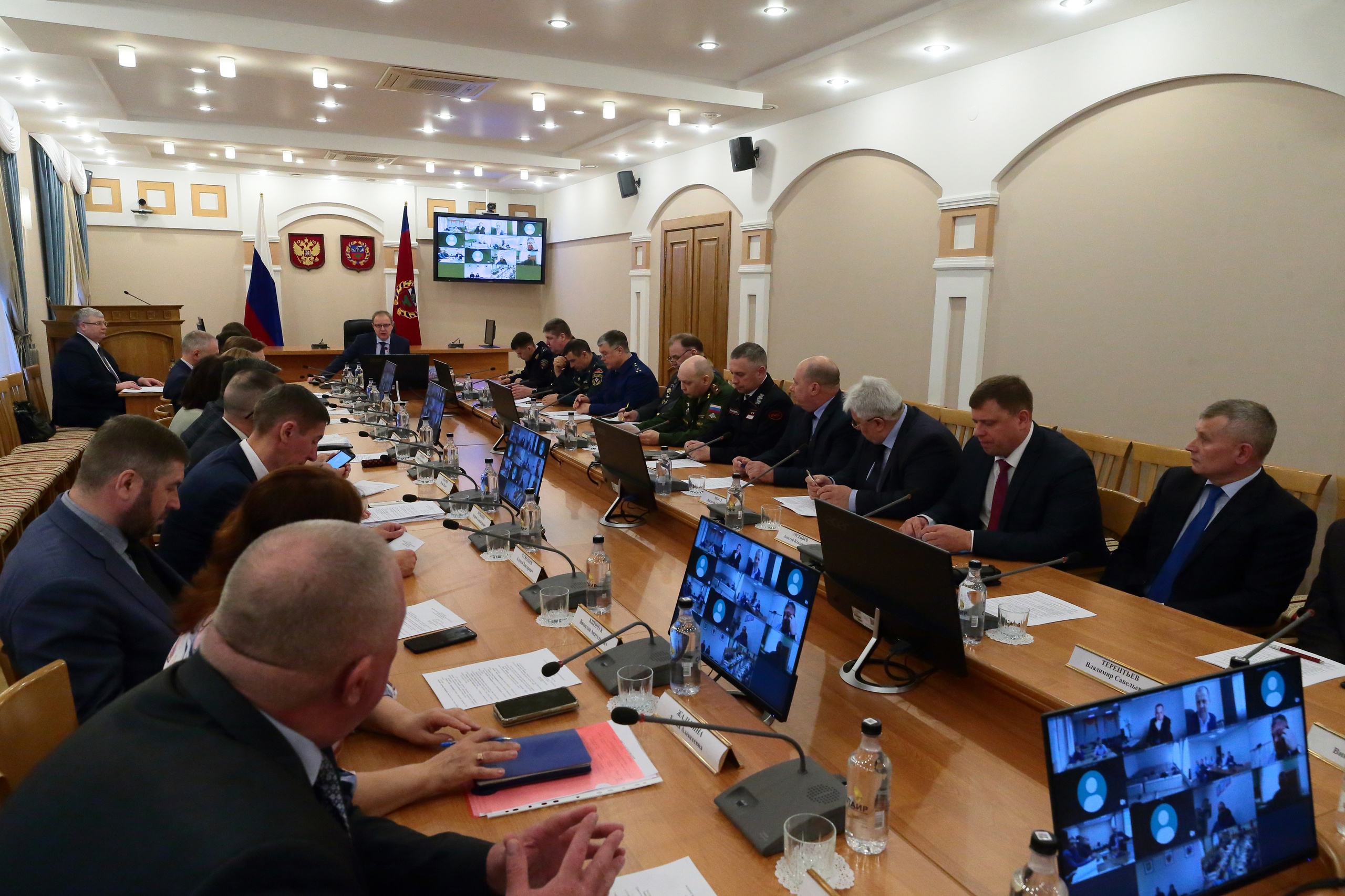 В Правительстве Алтайского края прошло заседание краевой комиссии по обеспечению безопасности дорожного движения